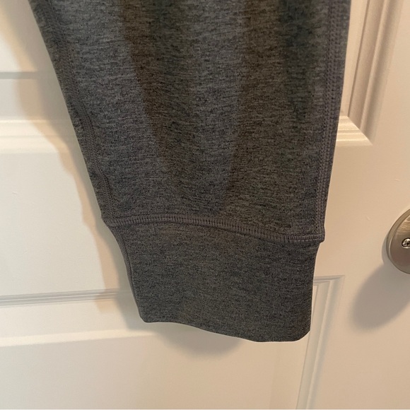 Men's Vuori Sunday Performance Jogger's - Picture 2 of 9